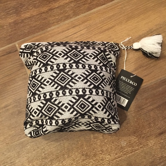 SOLD Whole Foods beauty bag 2018 - Picture 2 of 2